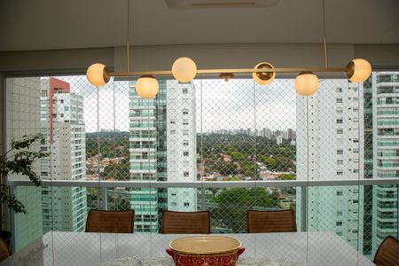 Apartamento à venda com 194m², 3 quartos e 4 vagasVista