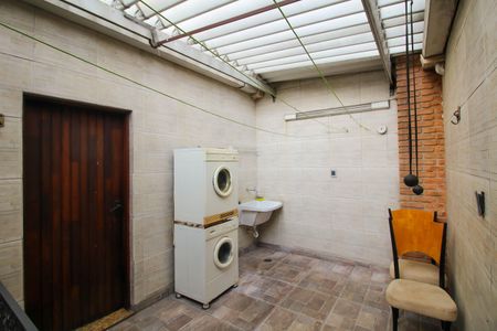 Casa à venda com 214m², 3 quartos e 3 vagasÁrea de Serviço