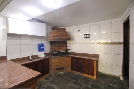 Casa à venda com 214m², 3 quartos e 3 vagasChurrasqueira