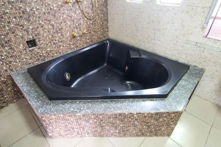 Casa à venda com 214m², 3 quartos e 3 vagasBanheiro da Suíte