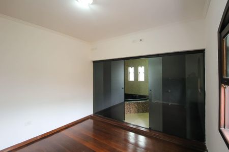 Casa à venda com 214m², 3 quartos e 3 vagasSuíte