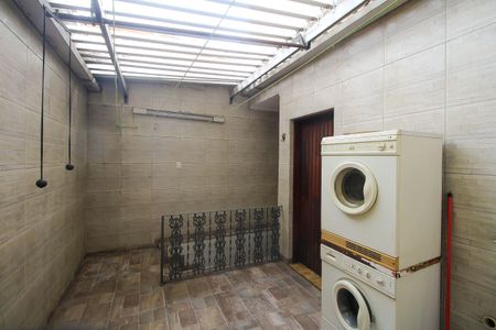 Casa à venda com 214m², 3 quartos e 3 vagasÁrea de Serviço