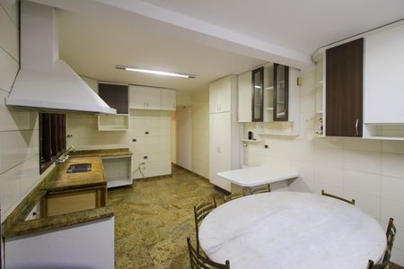 Casa à venda com 214m², 3 quartos e 3 vagasCozinha