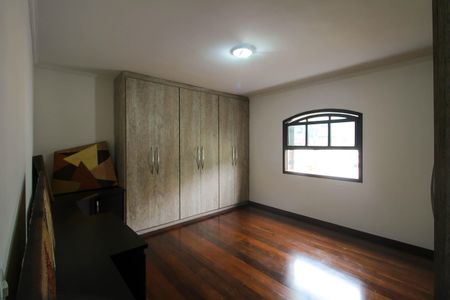 Casa à venda com 214m², 3 quartos e 3 vagasQuarto 1