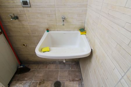 Casa à venda com 214m², 3 quartos e 3 vagasÁrea de Serviço