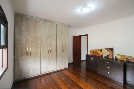 Casa à venda com 214m², 3 quartos e 3 vagasQuarto 1