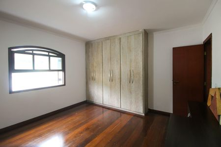 Casa à venda com 214m², 3 quartos e 3 vagasQuarto 1