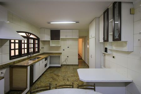 Casa à venda com 214m², 3 quartos e 3 vagasCozinha