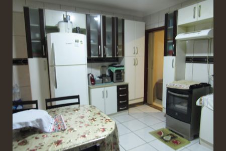 Casa à venda com 150m², 2 quartos e 2 vagasCozinha