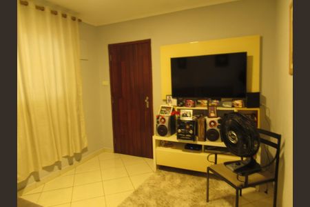 Sala de casa à venda com 2 quartos, 150m² em Jardim das Flores, Osasco