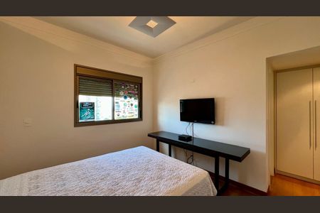 Apartamento à venda com 288m², 4 quartos e 6 vagasQuarto