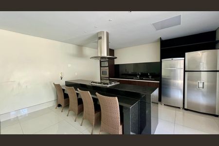 Apartamento à venda com 288m², 4 quartos e 6 vagasÁrea comum - Salão de festas