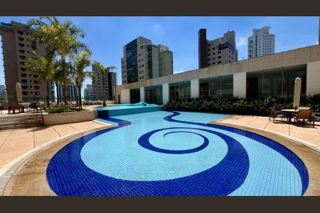 Apartamento à venda com 288m², 4 quartos e 6 vagasÁrea comum - Piscina