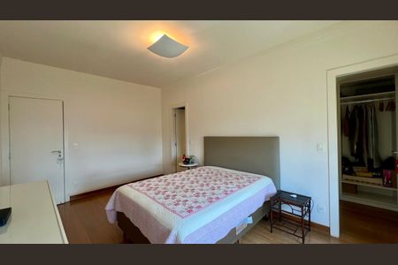 Apartamento à venda com 288m², 4 quartos e 6 vagasSuíte