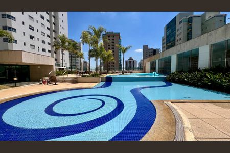 Apartamento à venda com 288m², 4 quartos e 6 vagasÁrea comum - Piscina