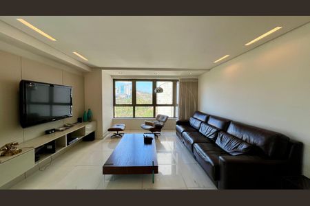 Apartamento à venda com 288m², 4 quartos e 6 vagasSala