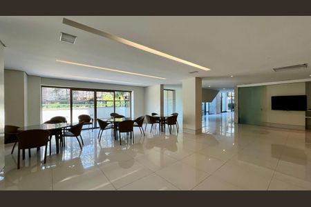 Apartamento à venda com 288m², 4 quartos e 6 vagasÁrea comum - Salão de festas