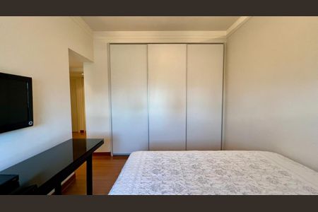 Apartamento à venda com 288m², 4 quartos e 6 vagasQuarto