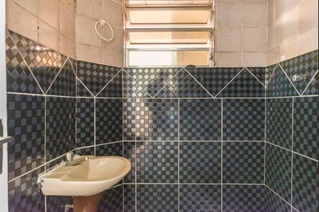 Casa para alugar com 55m², 2 quartos e sem vagaBanheiro