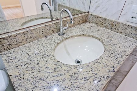 Apartamento à venda com 55m², 2 quartos e 1 vagaBanheiro Social