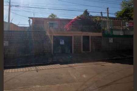 Casa à venda com 105m², 3 quartos e 1 vagaFachada