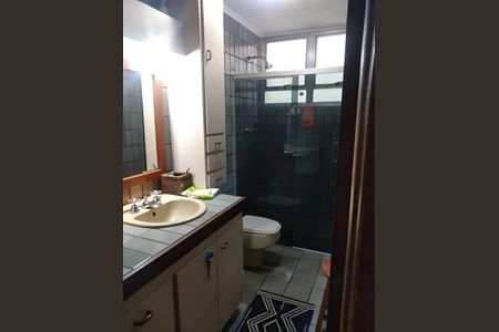 Banheiro da Suíte de apartamento para alugar com 3 quartos, 138m² em Itaim Bibi, São Paulo