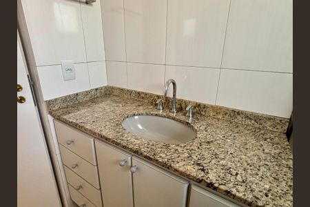 Apartamento à venda com 178m², 3 quartos e 3 vagasBanheiro da Suíte
