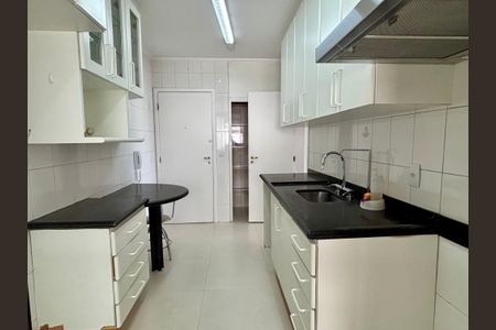 Apartamento à venda com 178m², 3 quartos e 3 vagasCozinha