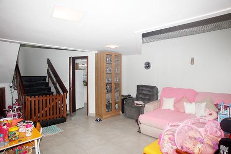 Casa à venda com 260m², 3 quartos e 2 vagasSala 2