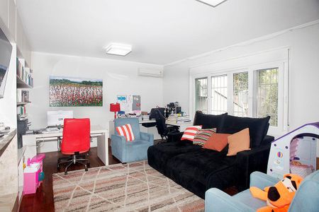 Sala 1 de casa à venda com 3 quartos, 260m² em Petrópolis, Porto Alegre