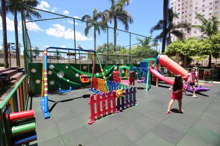 Apartamento para alugar com 104m², 2 quartos e 1 vagaÁrea comum - Playground
