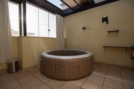 Apartamento para alugar com 104m², 2 quartos e 1 vagaOfurô