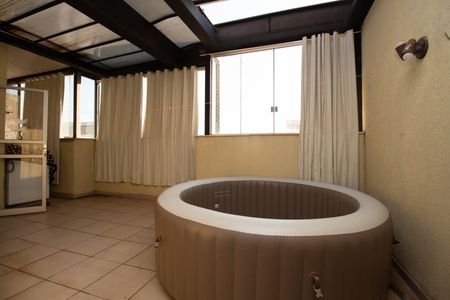 Apartamento para alugar com 104m², 2 quartos e 1 vagaOfurô