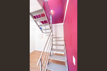 Apartamento à venda com 98m², 2 quartos e 1 vagaEscada