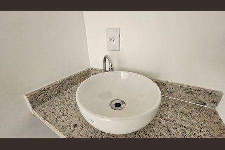 Apartamento à venda com 42m², 2 quartos e sem vaga Apartamento à venda com 42m², 2 quartos e sem vagaBanheiro Social