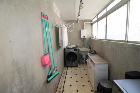 Apartamento à venda com 101m², 2 quartos e 1 vagaÁrea de Serviço