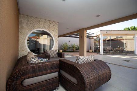 Casa de condomínio para alugar com 780m², 5 quartos e 8 vagasVaranda