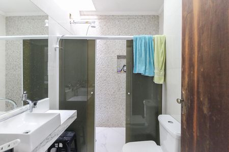 Casa para alugar com 105m², 3 quartos e 2 vagasBanheiro da Suíte