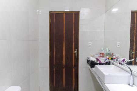 Casa para alugar com 105m², 3 quartos e 2 vagasBanheiro da Suíte