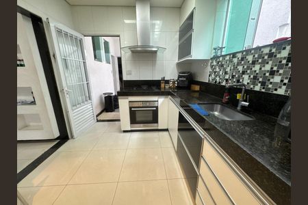 Casa à venda com 360m², 4 quartos e 4 vagasCozinha