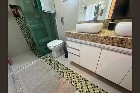 Casa à venda com 360m², 4 quartos e 4 vagasBanheiro da Suíte