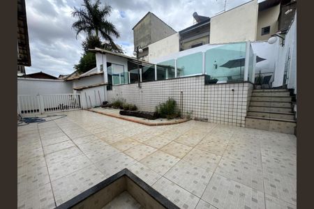 Casa à venda com 360m², 4 quartos e 4 vagasQuintal