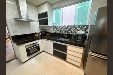 Casa à venda com 360m², 4 quartos e 4 vagasCozinha