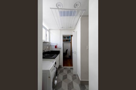 Apartamento à venda com 121m², 2 quartos e 1 vaga Apartamento à venda com 121m², 2 quartos e 1 vagaLavanderia