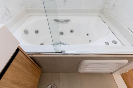 Apartamento à venda com 121m², 2 quartos e 1 vaga Apartamento à venda com 121m², 2 quartos e 1 vagaBanheiro da Suíte