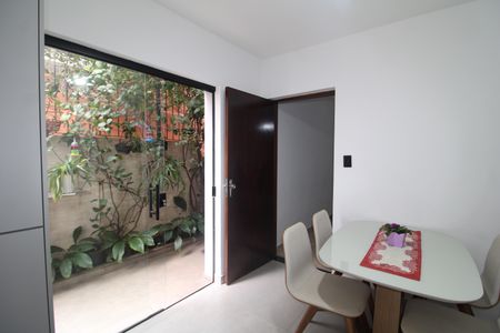 Casa para alugar com 189m², 4 quartos e 2 vagasCasa 2 - Sala / Cozinha