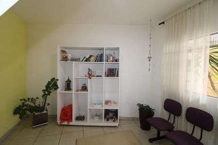 Casa para alugar com 189m², 4 quartos e 2 vagasSala