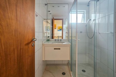 Apartamento para alugar com 143m², 4 quartos e 3 vagasBanheiro da Suíte 1