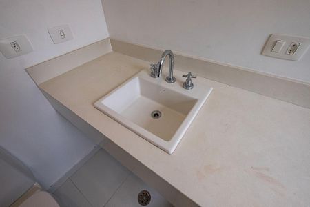 Casa à venda com 400m², 4 quartos e 3 vagas Casa à venda com 400m², 4 quartos e 3 vagasBanheiro da Suíte 4