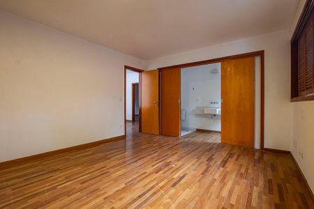 Casa à venda com 400m², 4 quartos e 3 vagas Casa à venda com 400m², 4 quartos e 3 vagasSuíte 2